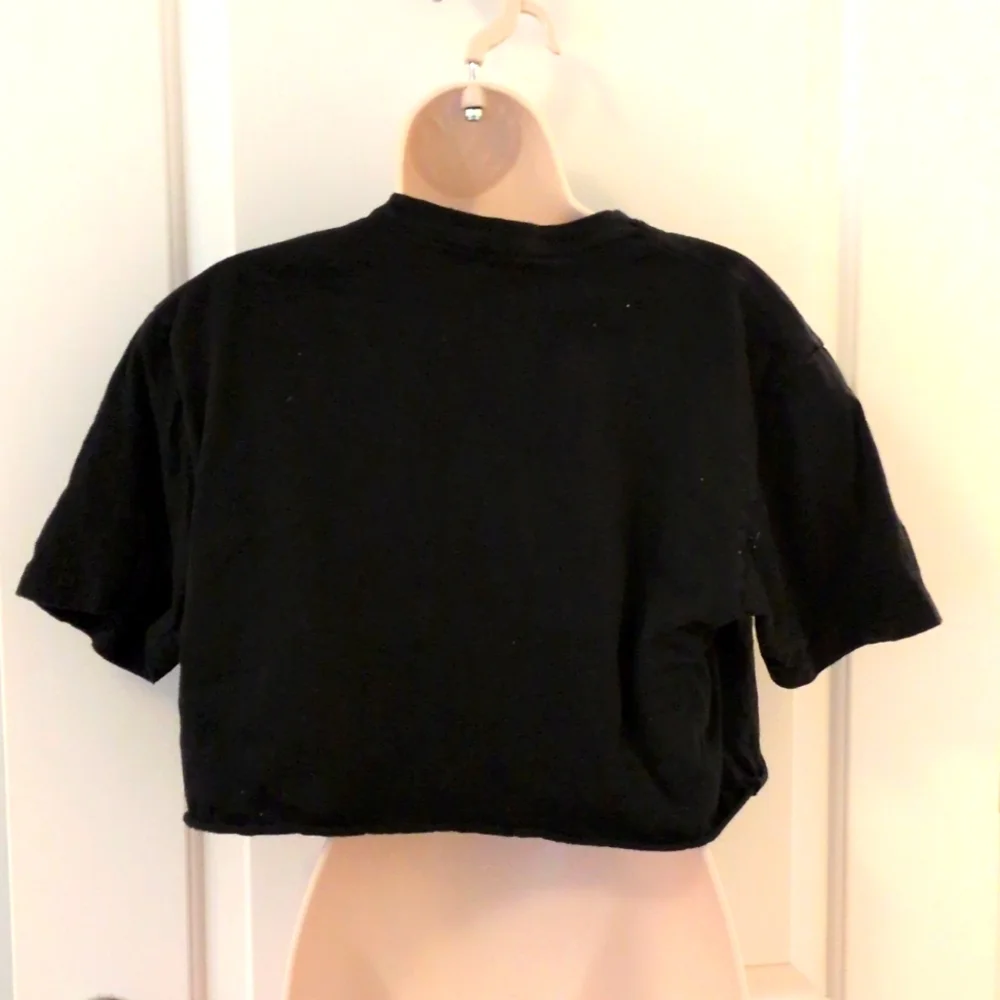 Next Level Apparel The Killers Cropped T-shirt - Picture 3 of 8